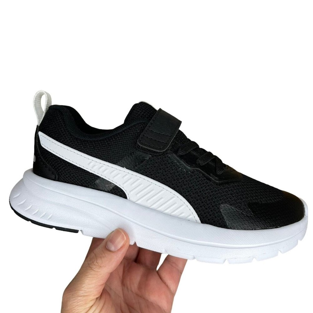 Puma Youth Boys Evolve Slip On Sneakers Size 2.5 Black-White Lightweight Comfort